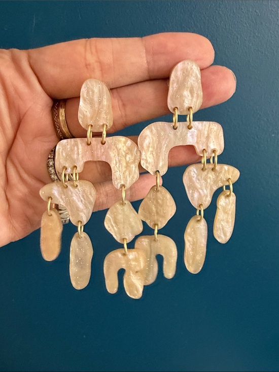 Jewelry - Statement Earrings Cream Pearlized Dangle Earrings